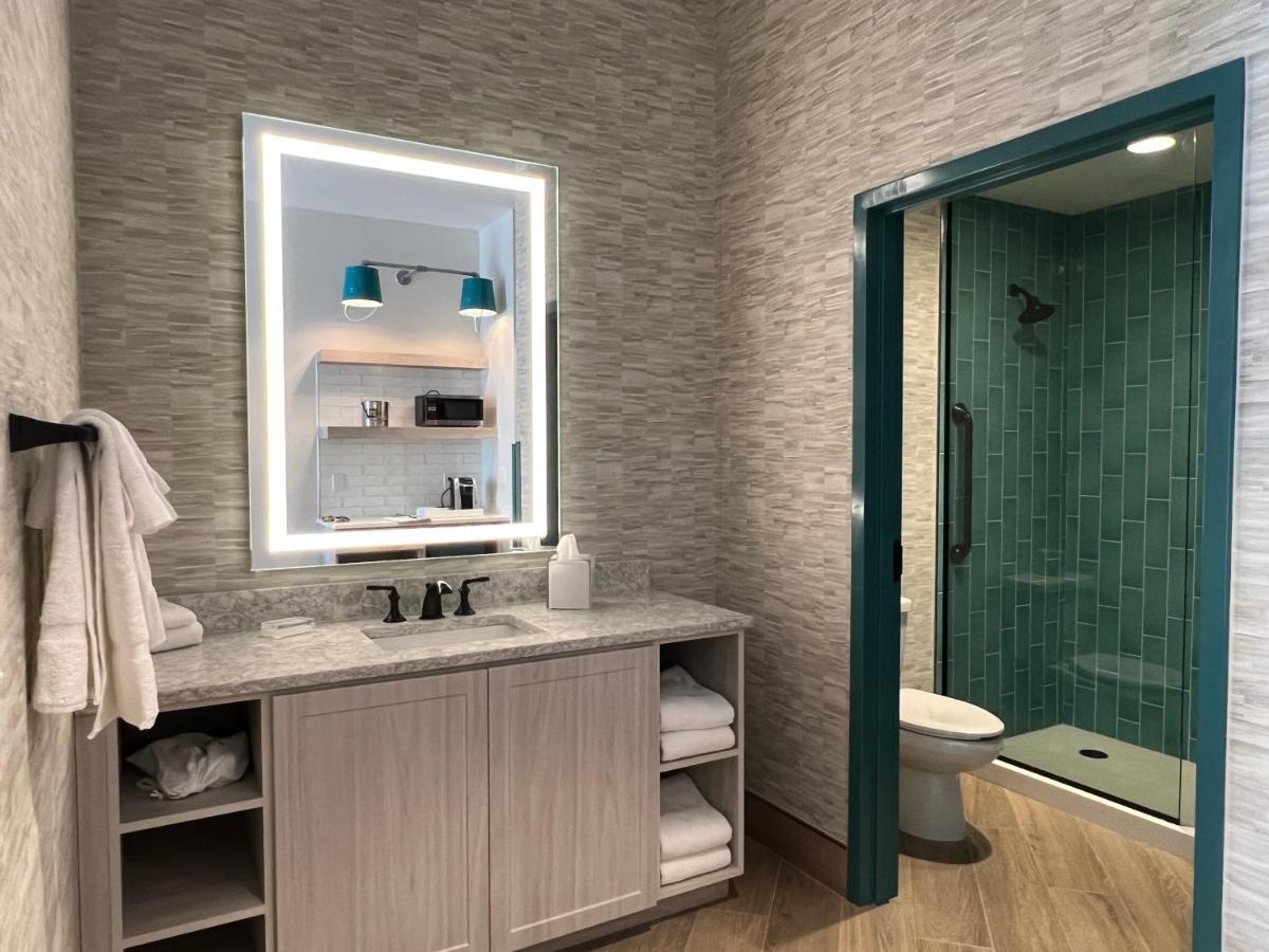 Double Queen Room