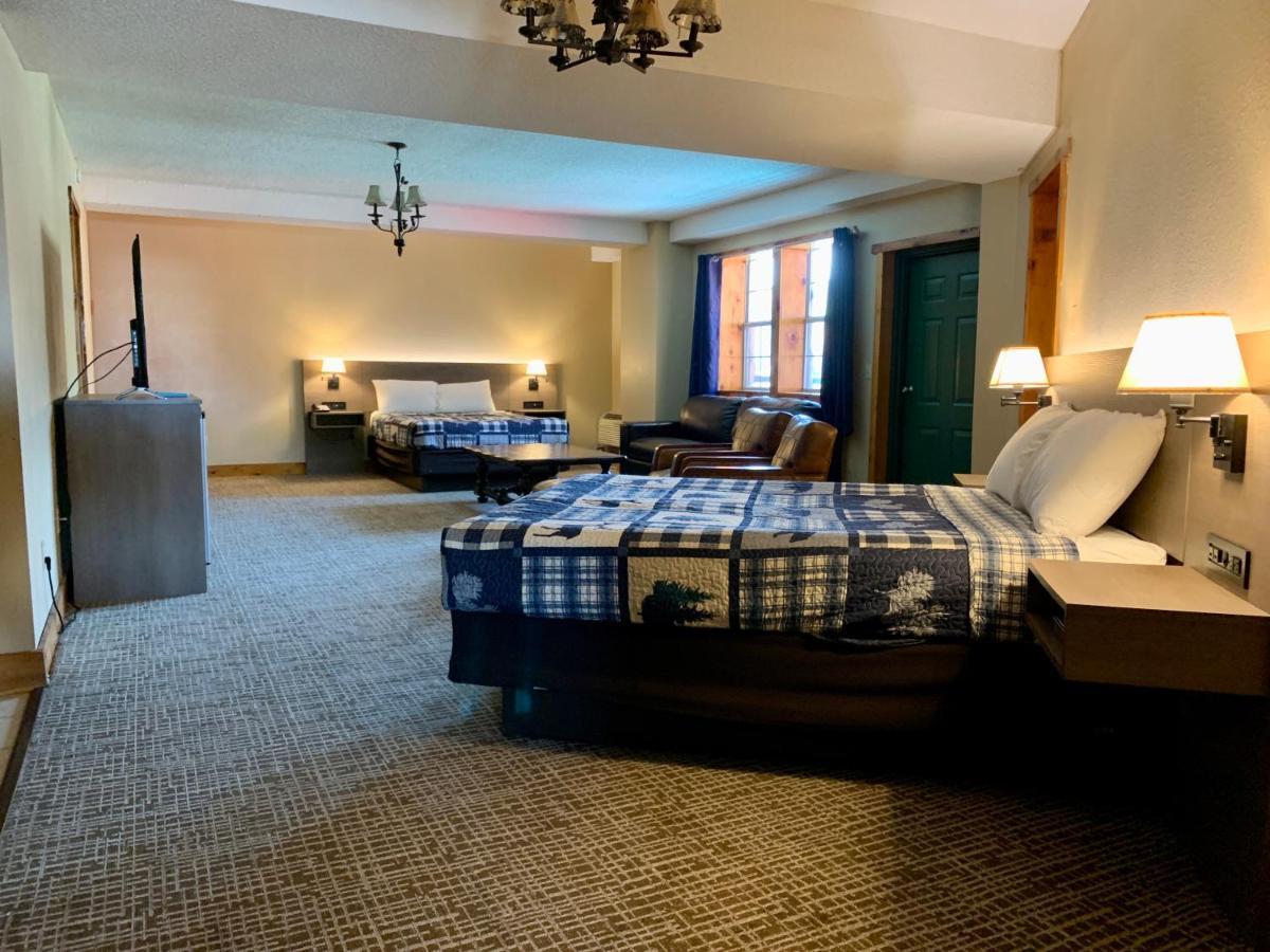 Deluxe Suite Spa Bath
