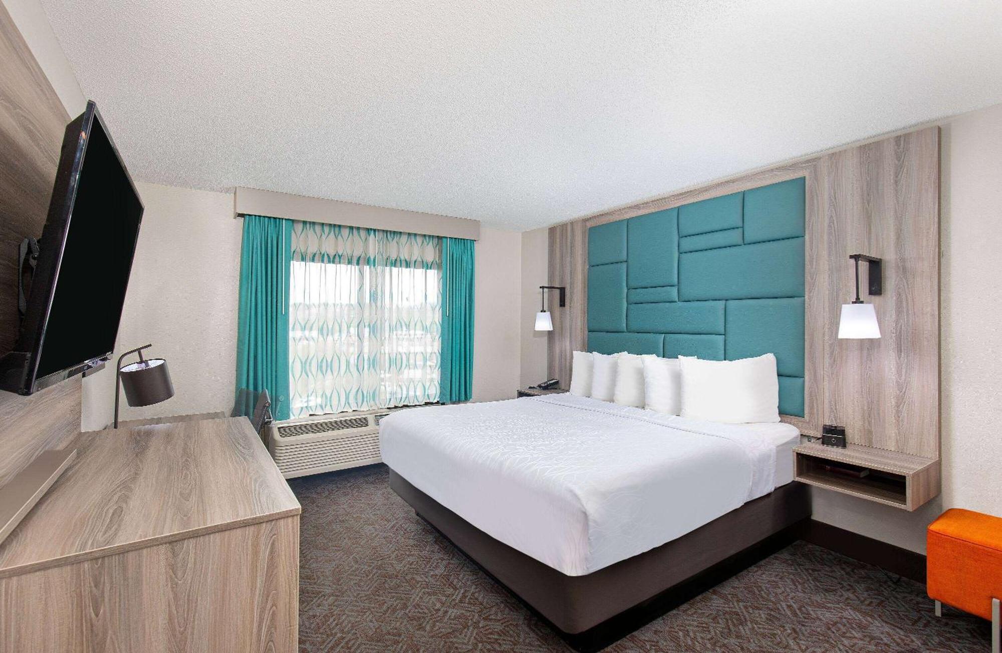 King Room Mobility Access or Non-Smoking