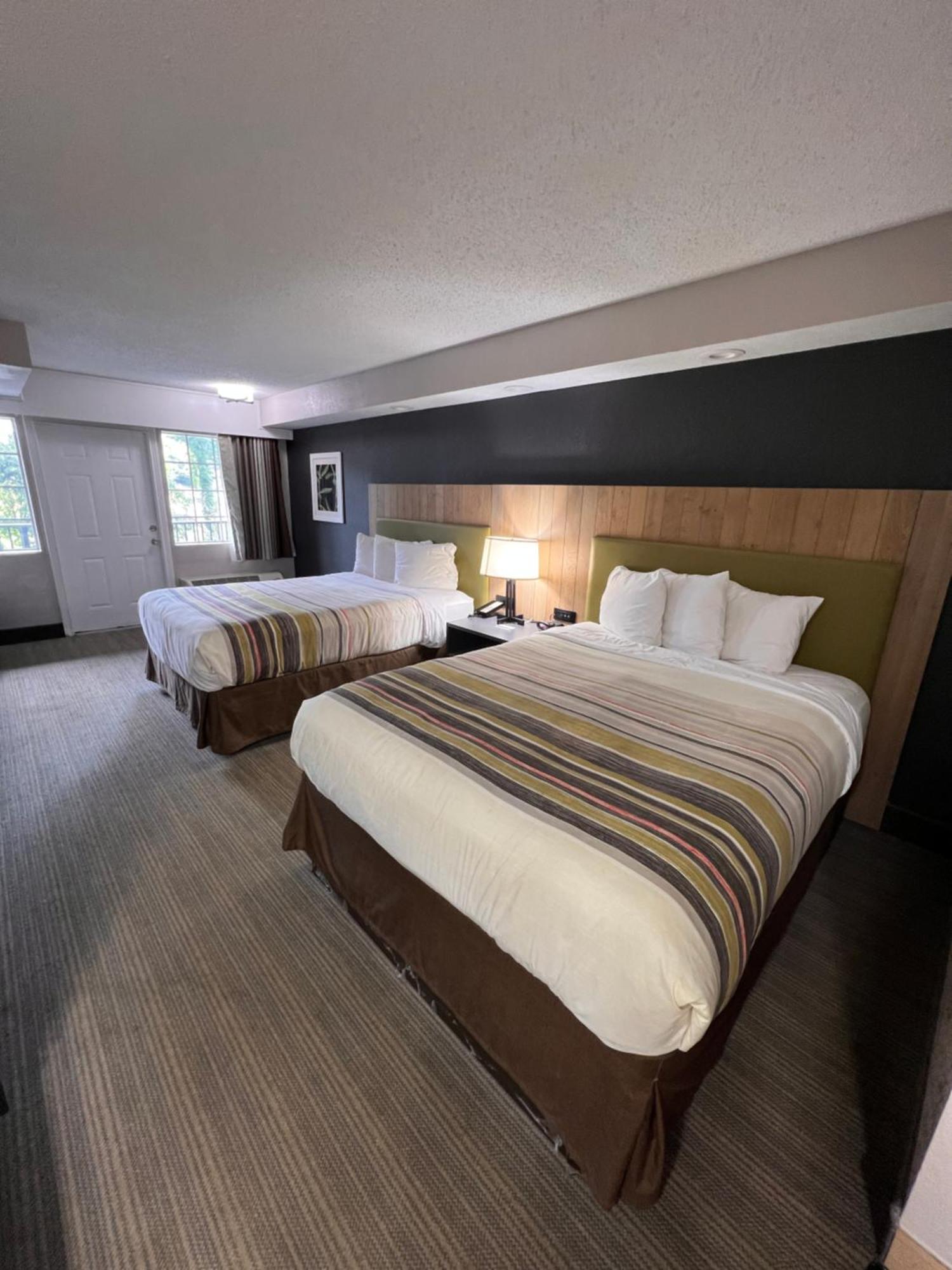 Queen Room Two Queen Beds Non-Smoking