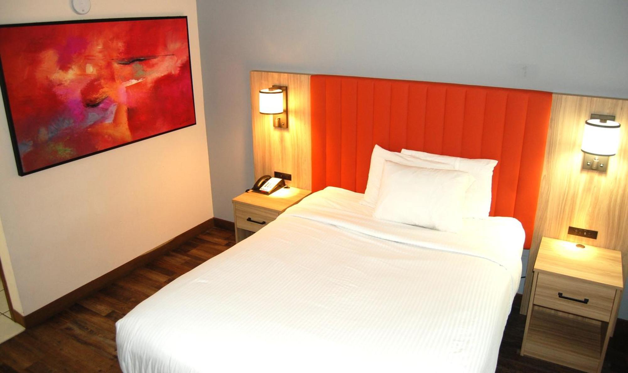 Standard Room One Queen Bed