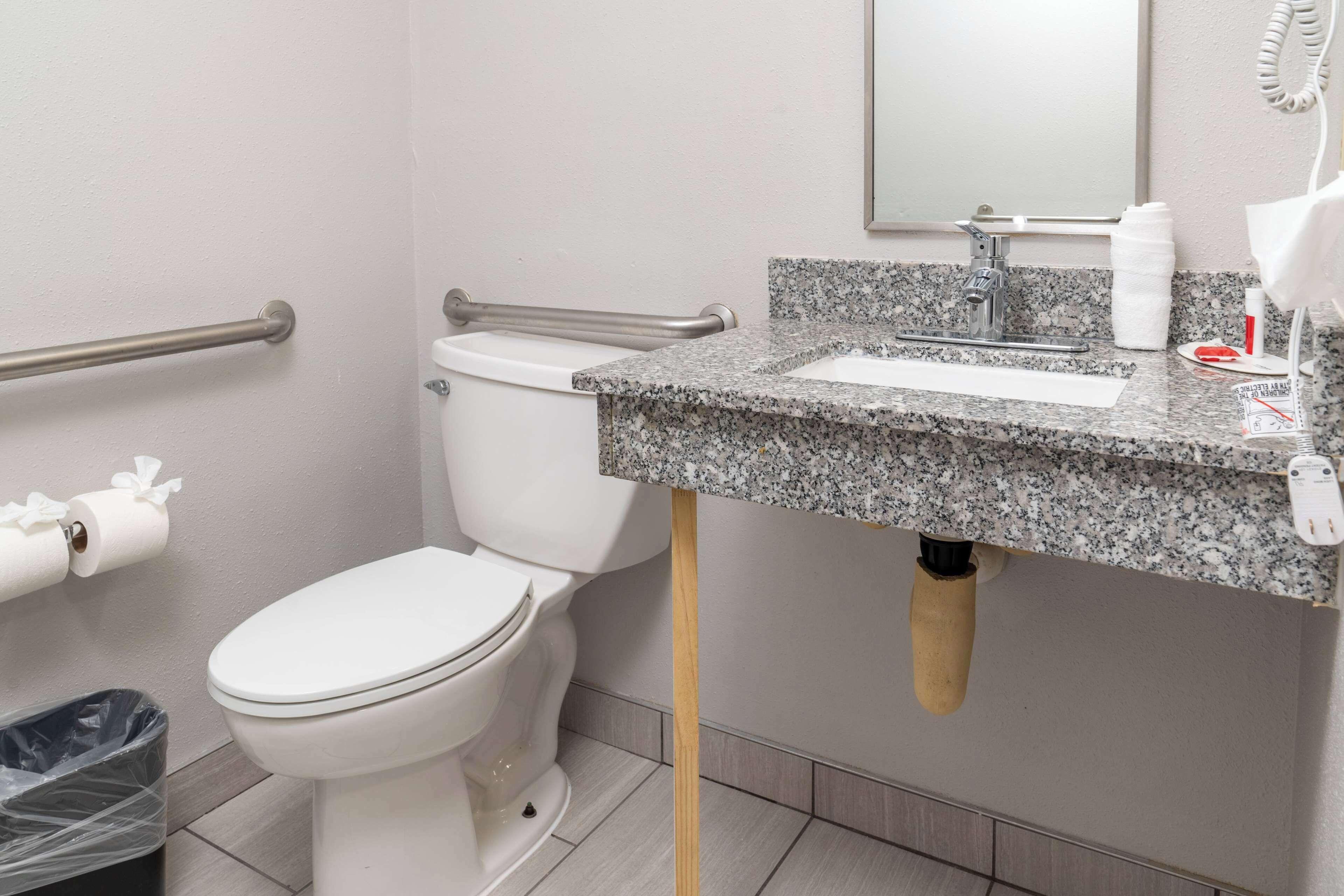 King Studio Suite Mobility Access or Non-Smoking