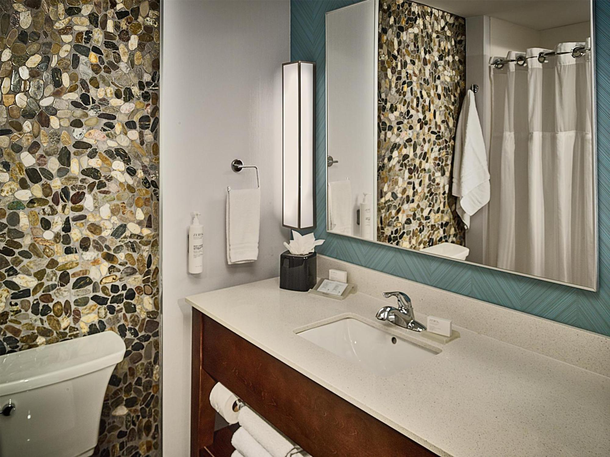 Junior Queen Suite Balcony
