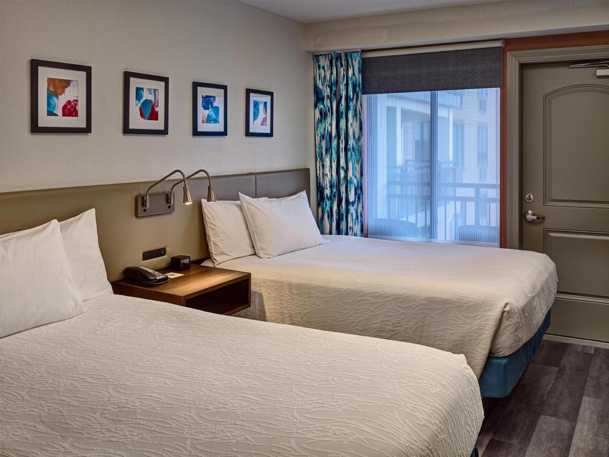 Junior Queen Suite Balcony
