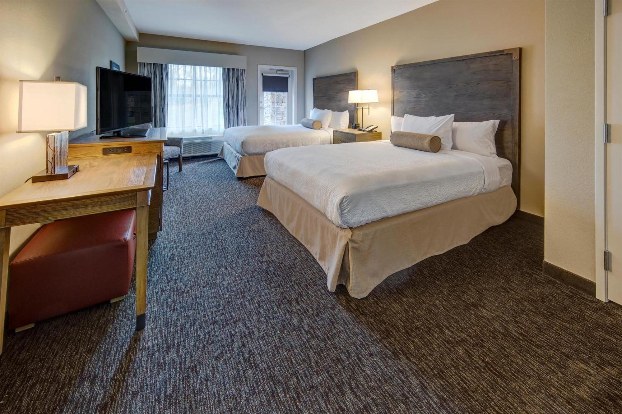 Corner Suite Two Queen Beds Balcony River or Mountain View