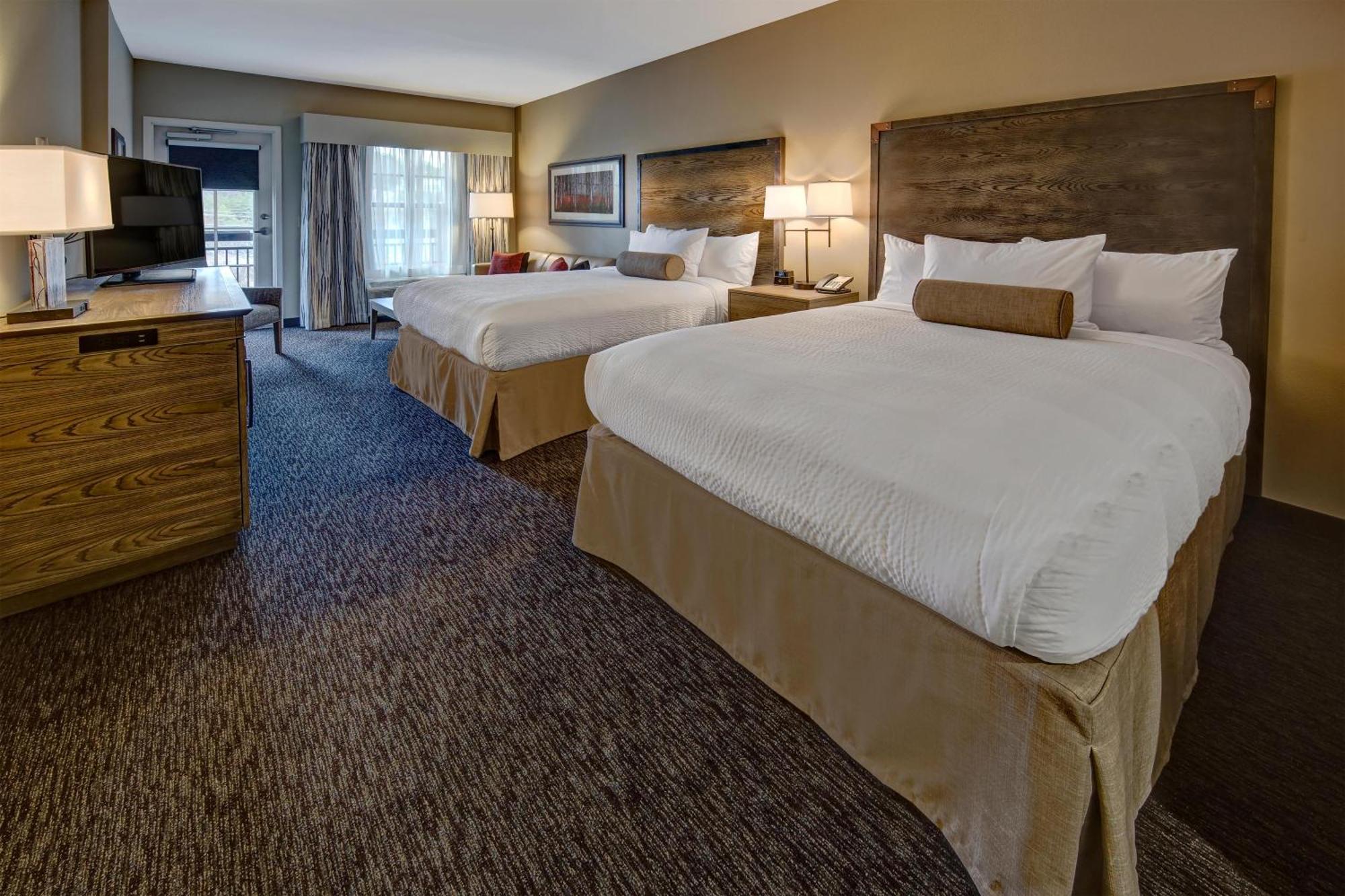 Deluxe Queen Room Two Queen Beds Balcony River View