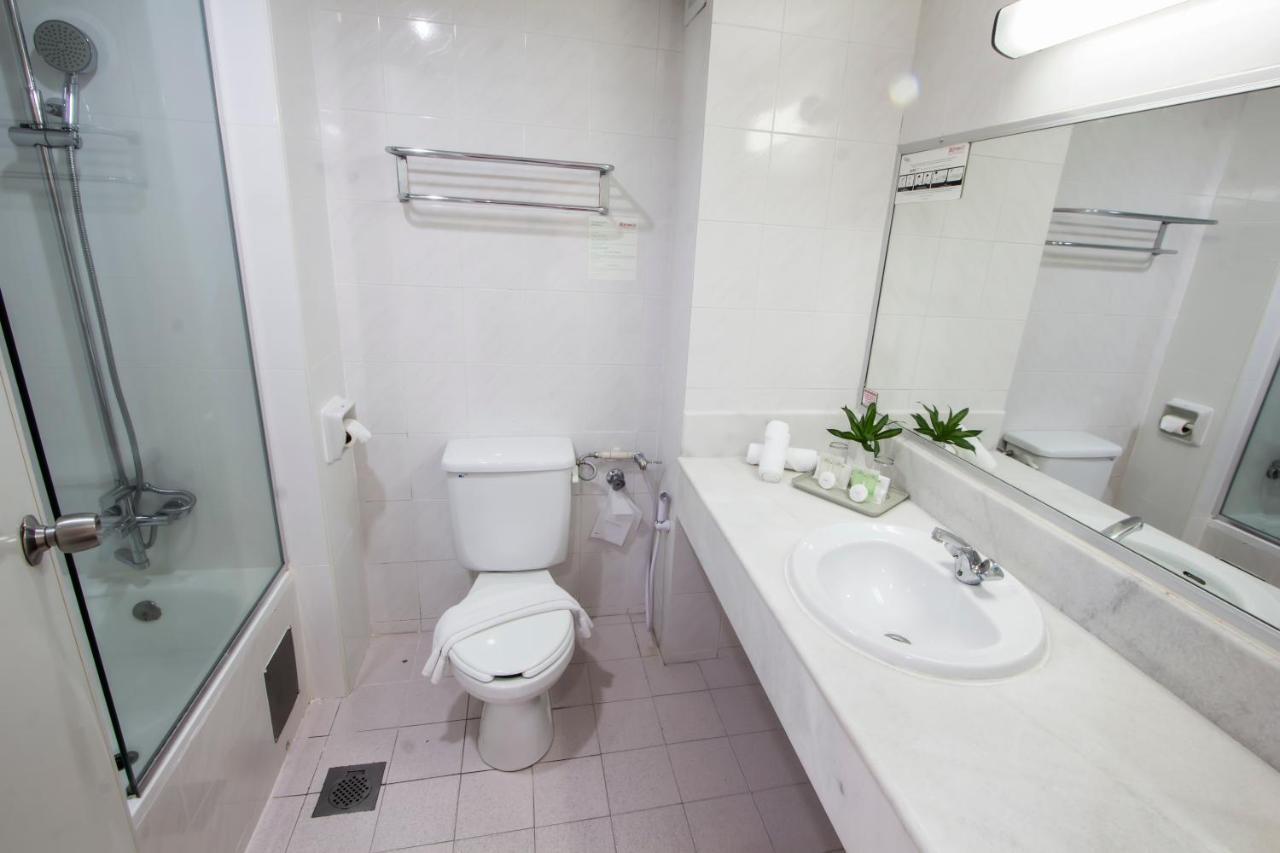 Queen Studio Suite Two Queen Beds No Pets or Non-Smoking,1498612162:JPEG