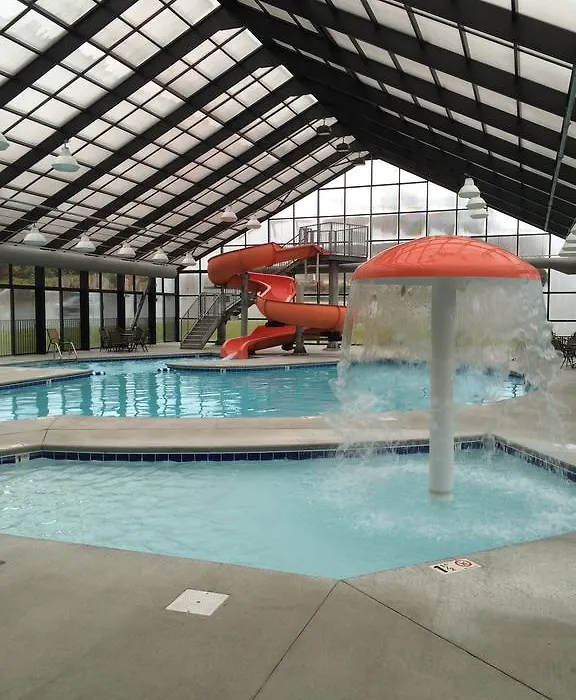 Grand Smokies Resort Lodge Pigeon Forge-1