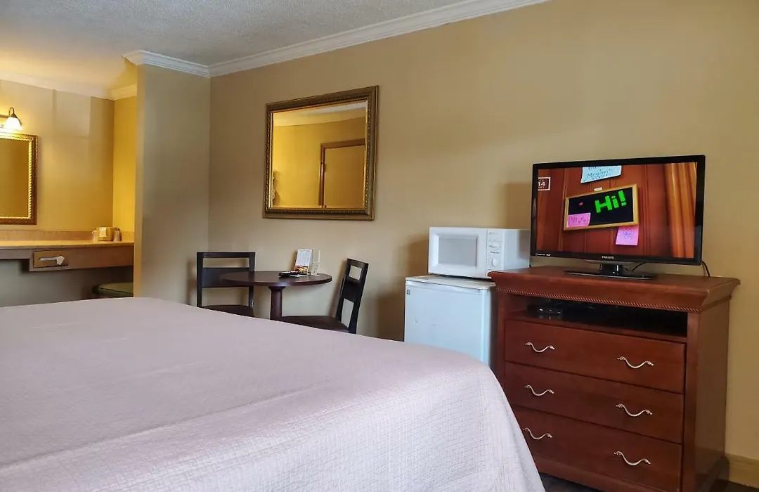 Colonial House Motel-1