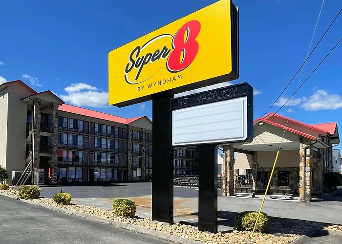 Super 8 By Wyndham Pigeon Forge Downtown Hotel